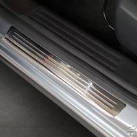 Nerez kryty prahů Lines Citroen C4X -- od roku výroby 2023- Nerez kryty prahů Lines Citroen C4X -- od roku výroby 2023-